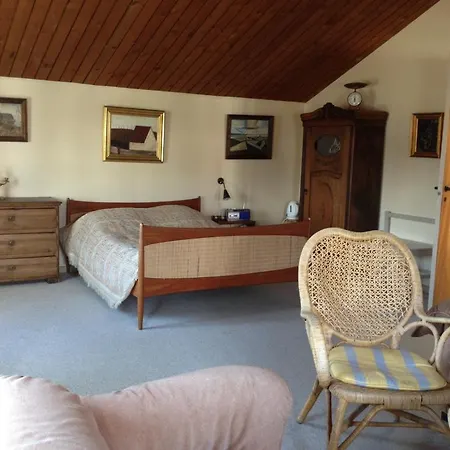 Strandly Bed & Breakfast 3*