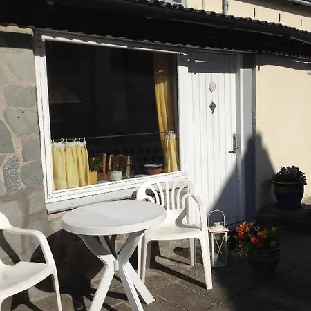 Strandly Bed & Breakfast 3*